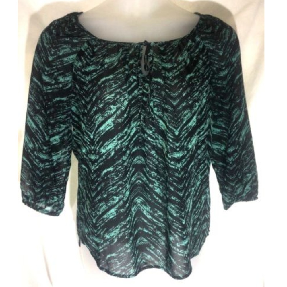 Maurices Blouse Size M Tie Neck Lace Back